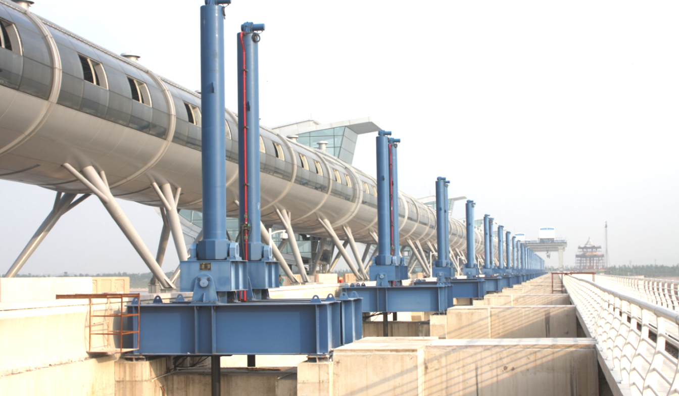 Hydraulic Hoist